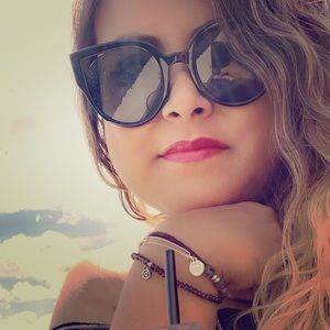 Meet your Posher, Veronica